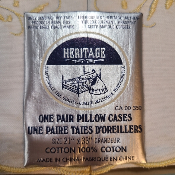 Heritage Pillowcases: Gold, NIB💛 - Picture 12 of 16